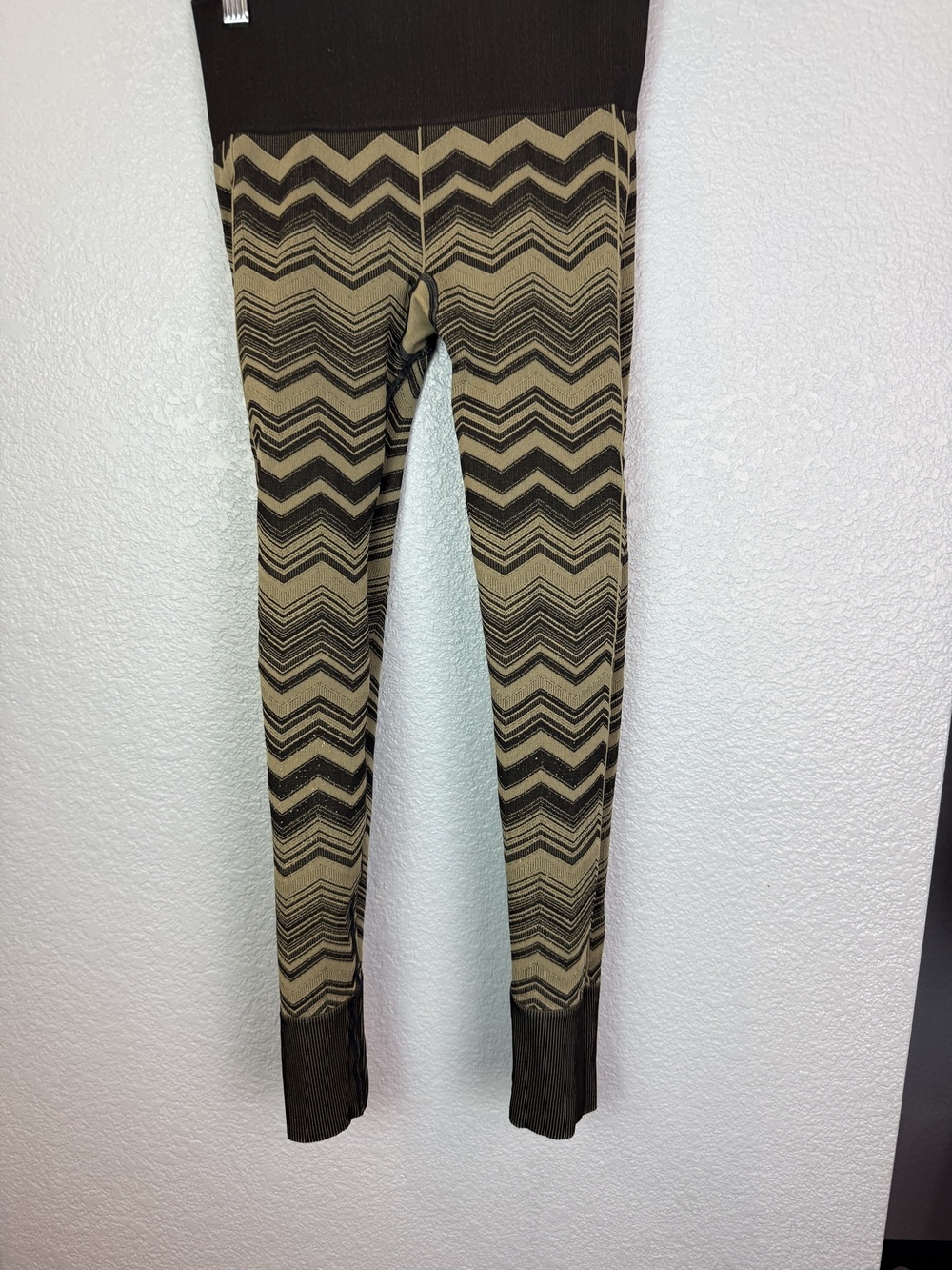 Lululemon
Chevron Knit Leggings Womens Small green High Waist Logo Stretch Pants